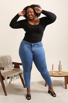 Picture of CURVY GIRL STRETCHY BLUE JEANS